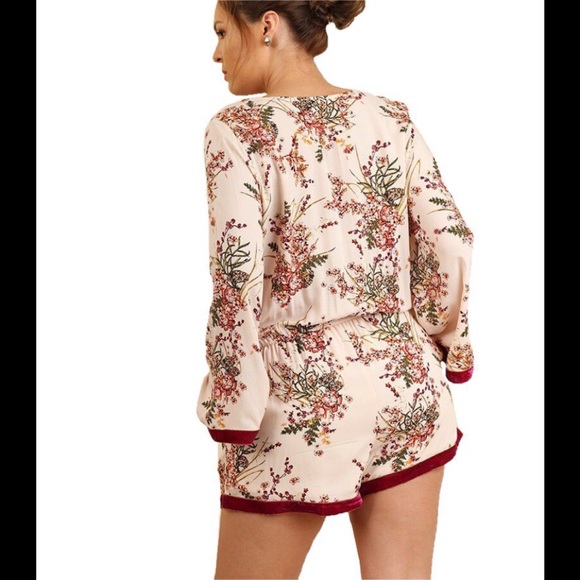 🔥 SOLD OUT!!🔥NEW 2Plus Floral Print Romper - Picture 3 of 3
